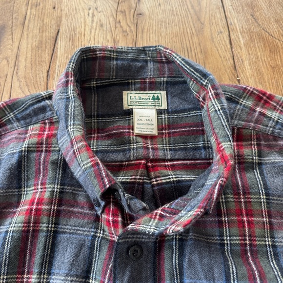 L.L. BEAN PLAID BUTTON DOWN SIZE XXL TALL - Picture 2 of 3